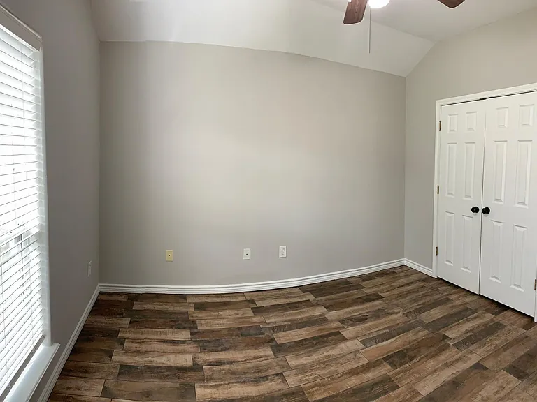 Hunters Glen Dr — Photo 6
