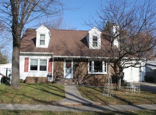 304 Essex Ave, Mattoon, IL 61938