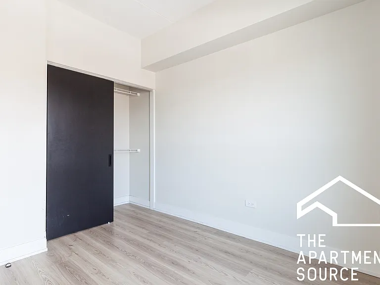 915 W Belmont Ave #2 — Photo 8