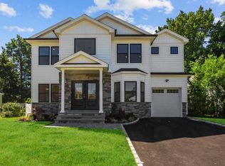 21 Cypress Avenue, Bethpage, NY 11714