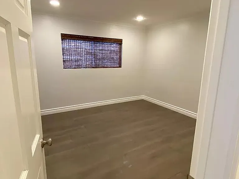 16636 Calneva Dr — Photo 54