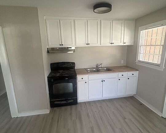 3rd image of 501 Japonica St