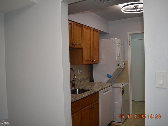 4th image of 6926 Hanover Pkwy #3