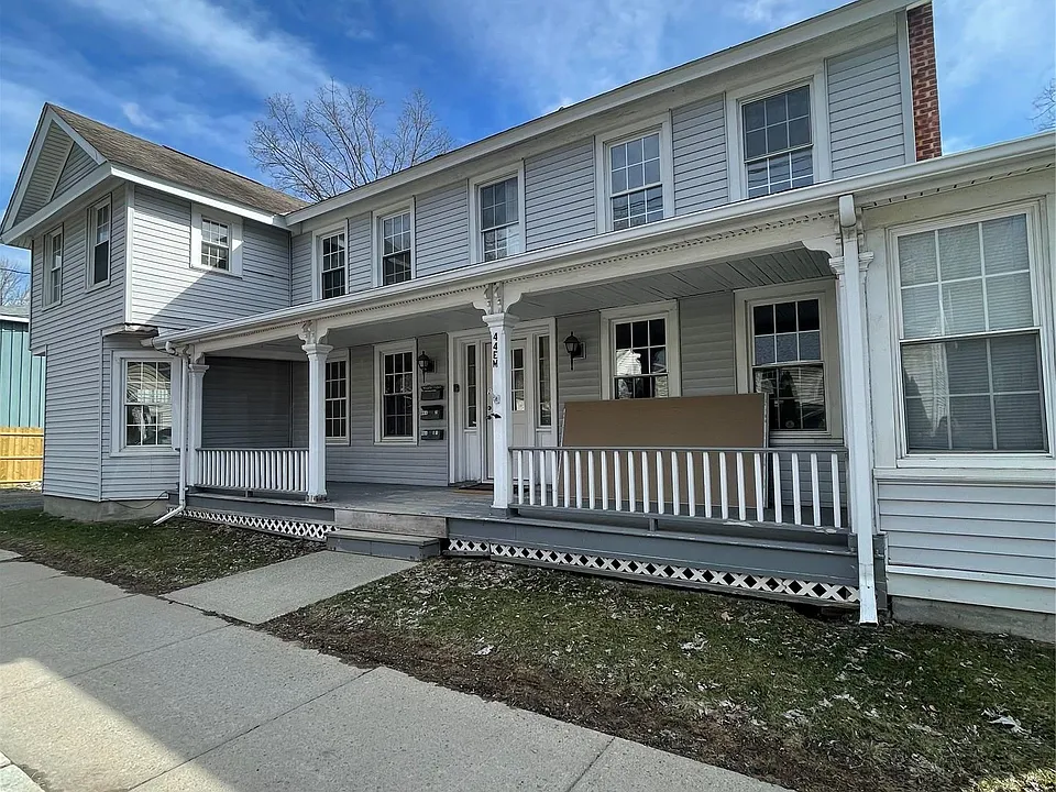 46 E Market St