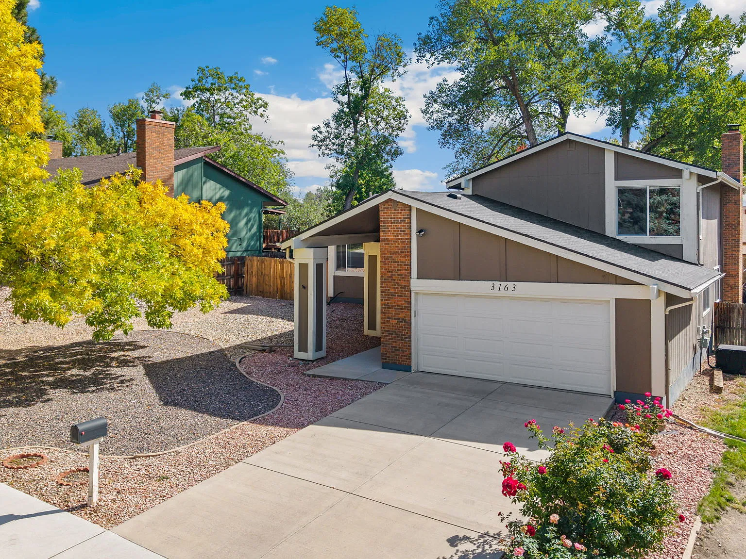4 bed, 2886 sqft, $3,250 — Photo 3