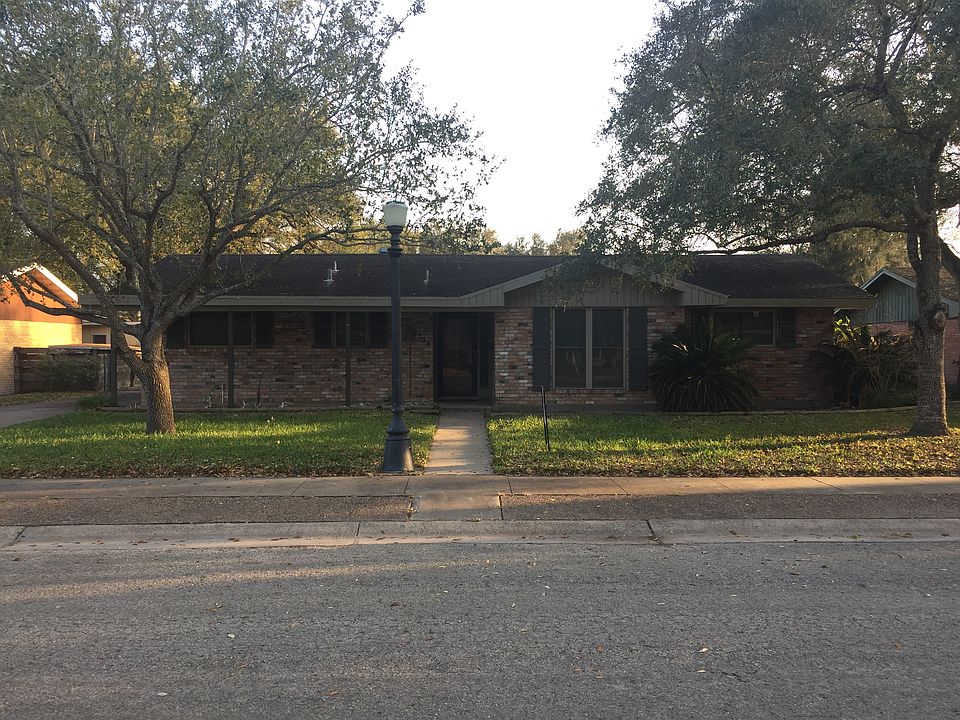 1st image of 1709 Santa Cecilia Dr