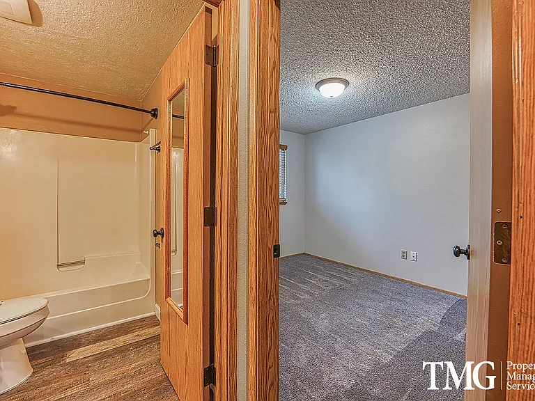 10809 NE 48th Cir #A-D — Photo 15