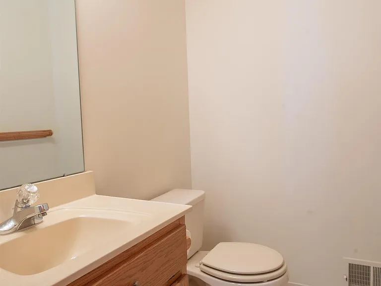 33527 Roselawn Dr — Photo 15