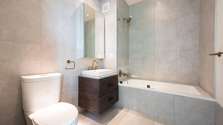 Rented by Nooklyn NYC LLC | media 44