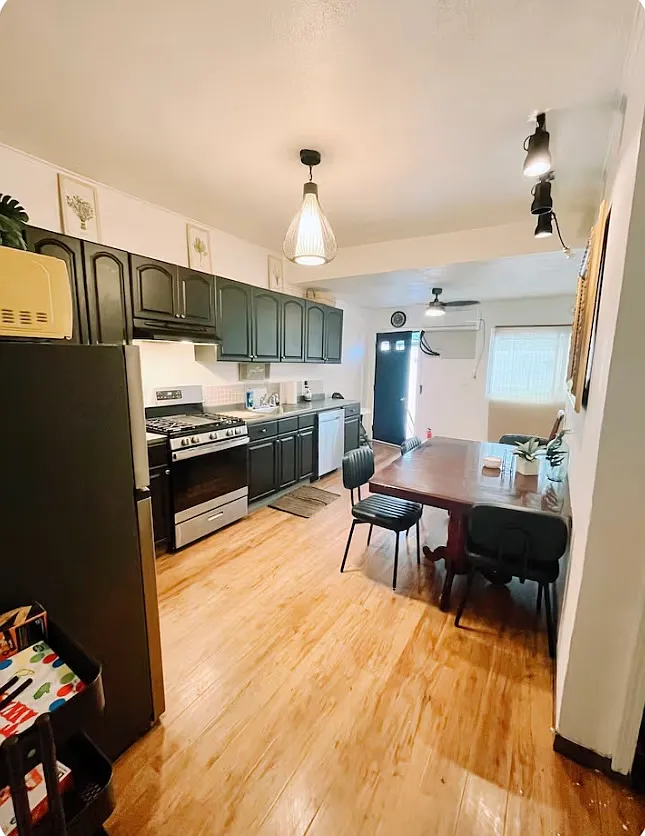 4 bed, $3,000 — Photo 3