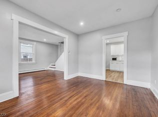 425 Mercer Ave, Roselle, NJ