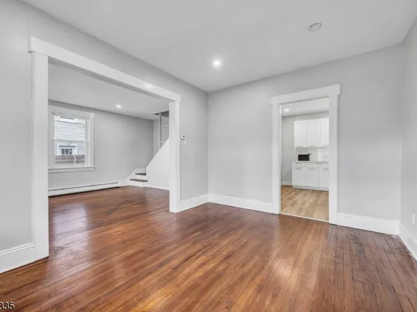 425 Mercer Ave, Roselle Boro, NJ 07203