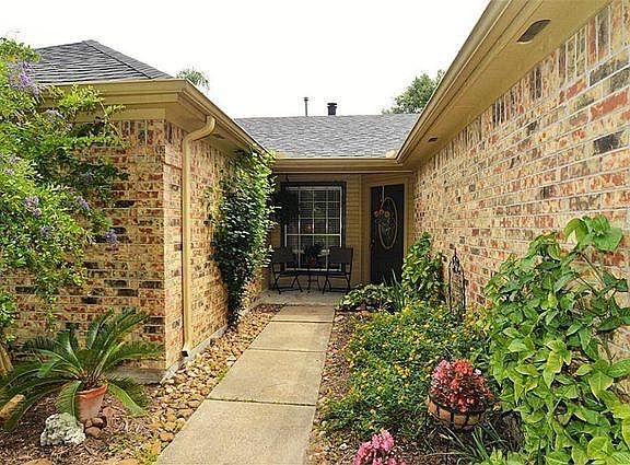 2nd image of 4823 Pecan Grove Dr