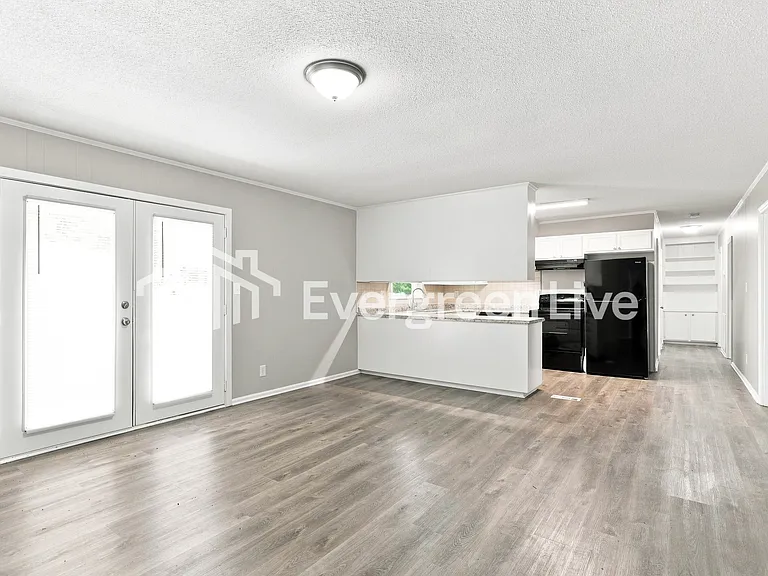 3402 Cinderella Dr — Photo 2