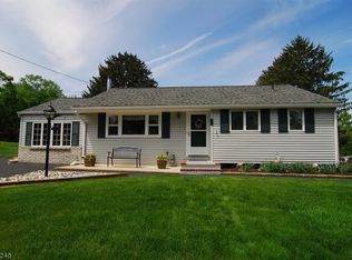 17 Pohatcong Dr, Washington, NJ 07882