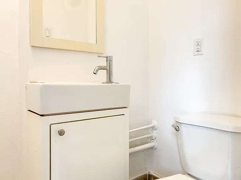 301 Wilbrod St — Photo 34