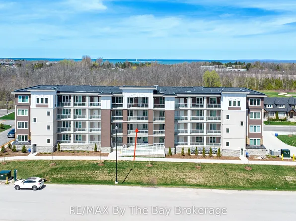 17 Spooner Cres #205, Collingwood, ON L9Y 1T3