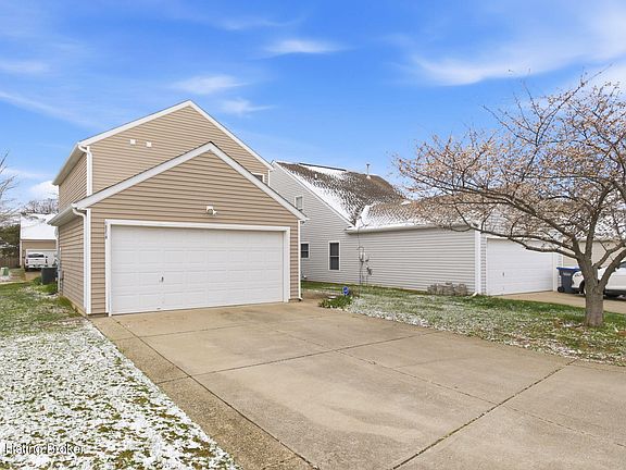 3rd image of 10219 Winding River Way