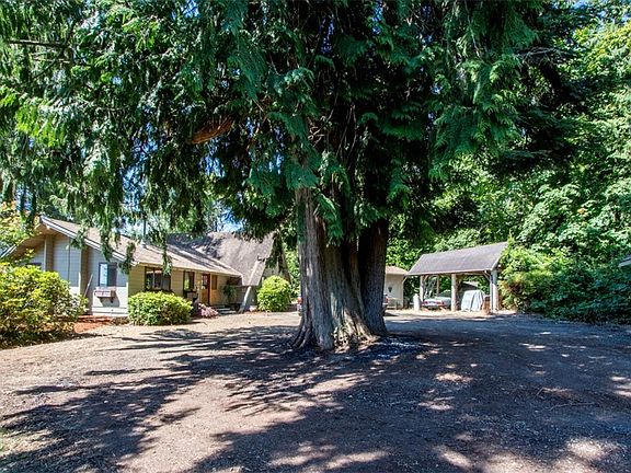 4th image of 10265 NE Shore Dr
