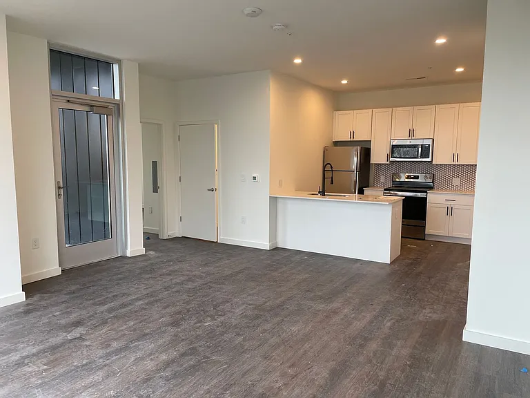 103 E 3rd St. - The Hayden — Photo 8