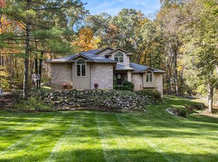 13566 S Rainbow Dr, Gregory, MI 48137