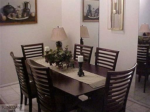 3rd image of 814 Highlands Blvd