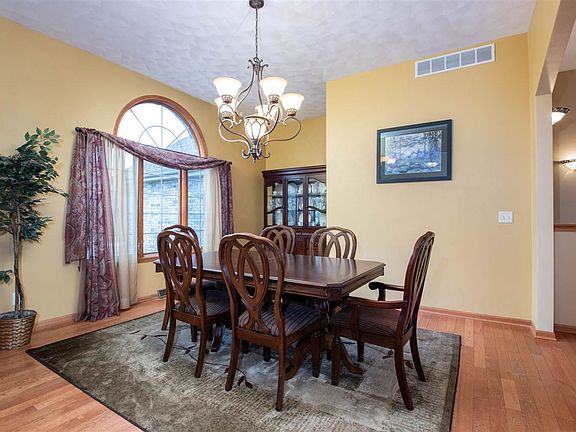 3rd image of 6137 Sweet Grass Dr