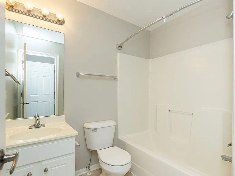 1108 NE 7th Ln — Photo 23