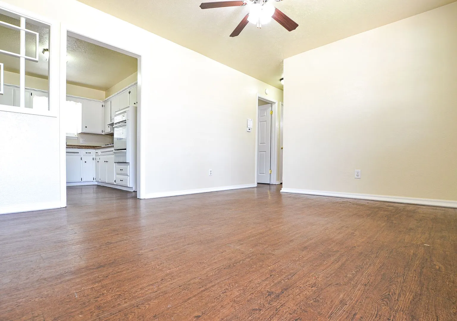 Cozy 4-Bedroom Home Near Oklahoma City Community College — Photo 2