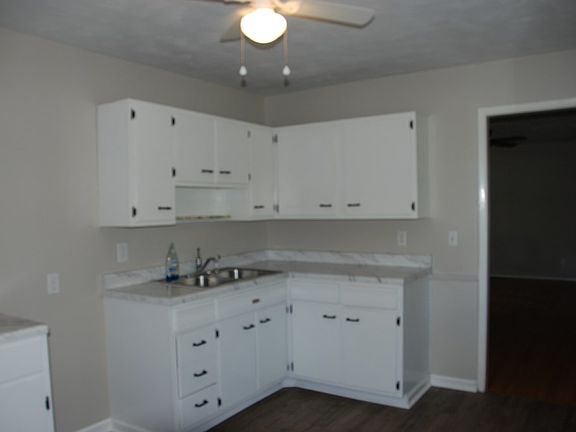 4th image of 238 Blue Grass Cir SE