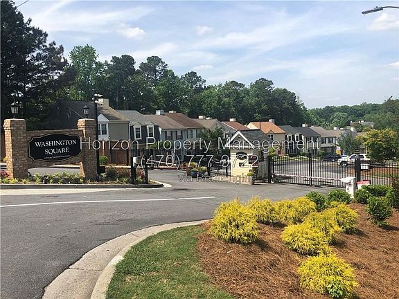 3rd image of 3924 Hancock Cir