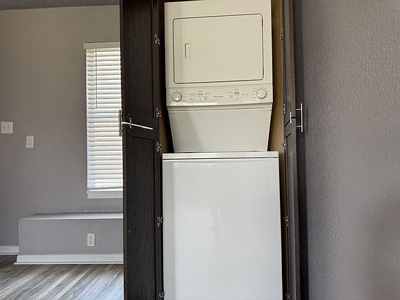 3rd image of 2825 Cedar Cir Unit 9
