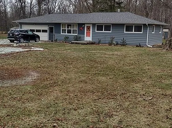 14570 Infirmary Rd, Wapakoneta, OH 45895