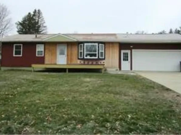 14 Bruce Ln, La Porte City, IA 50651