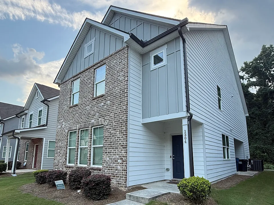 Sweetbriar Cir
