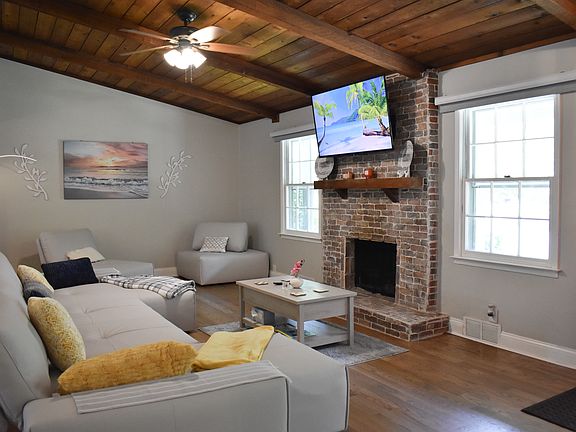 5th image of 2635 Grant Cir NW