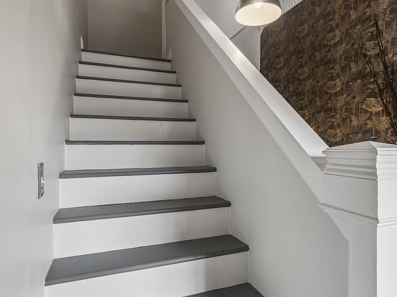 3rd image of 500 5th Ave E