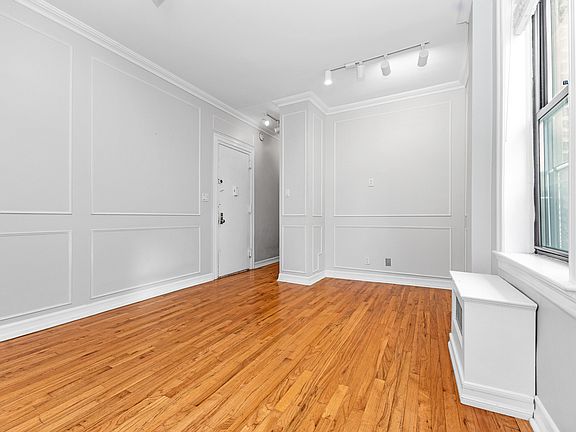 5th image of 207 Central Park N #24