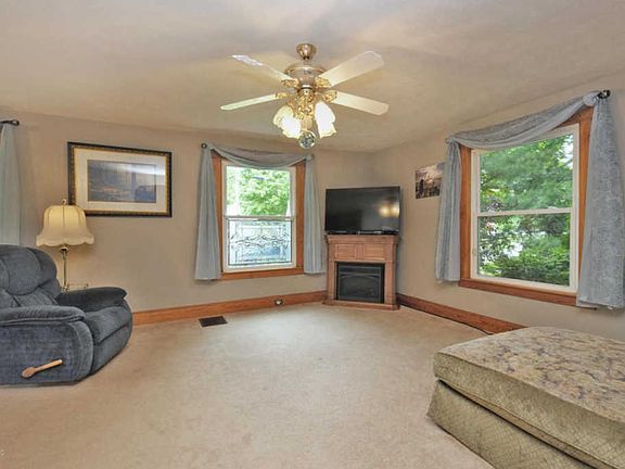 4th image of 24126 Alvord Ave