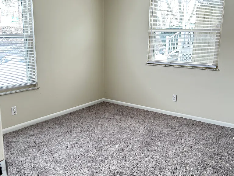 2157 Summit St — Photo 9