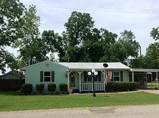 1102 Walnut St, Honey Grove, TX 75446