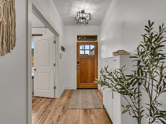 4th image of 10809 NE 106th Street