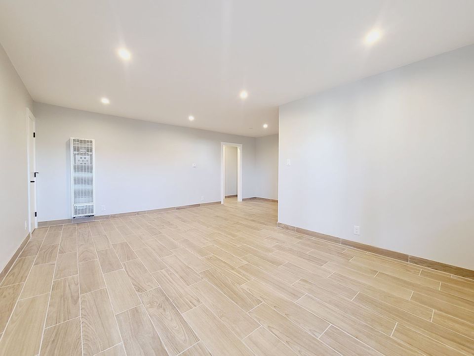 1st image of 1819 S Manhattan Pl APT 9