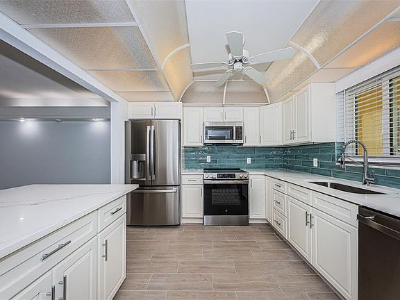 2nd image of 4700 Cove Cir APT 110