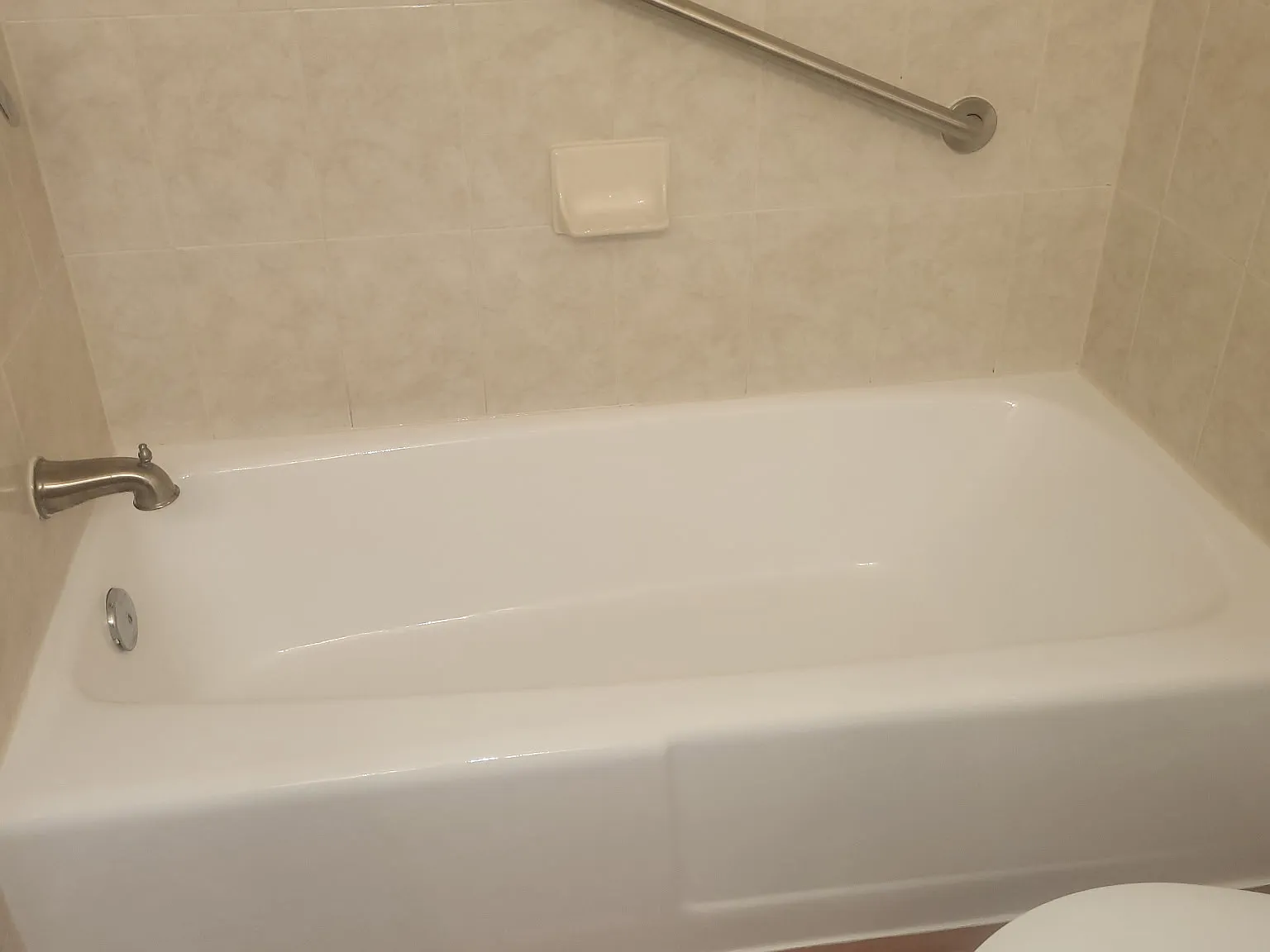 1 bed, 1.5 bath, 850 sqft, $2,400 — Photo 2