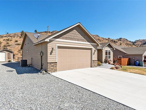 2nd image of 1059 Sunny Brooke Ln