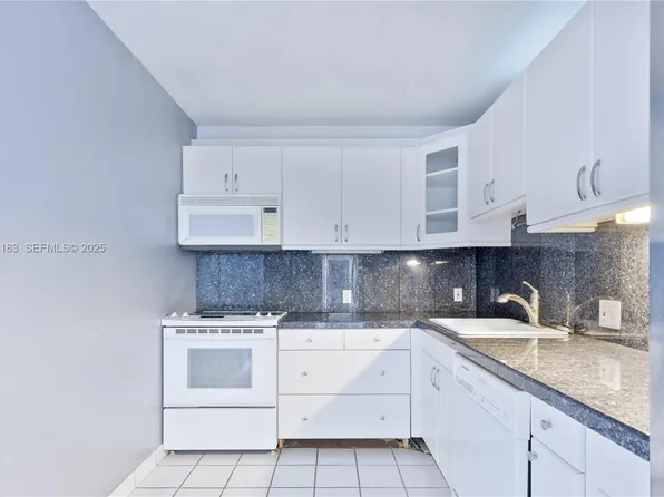 20379 W Country Club Dr APT 2636, Aventura, FL 33180