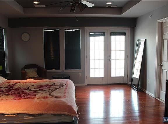 Master bedroom with private balcony with NYC View