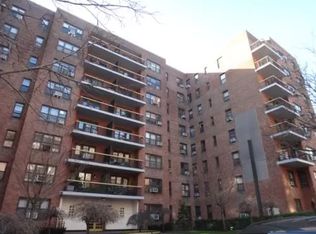 67-76 Booth St, Forest Hills, NY 11375