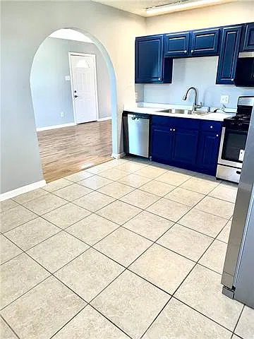 3 bed, 2.0 bath, 1400 sqft, $2,000 — Photo 4